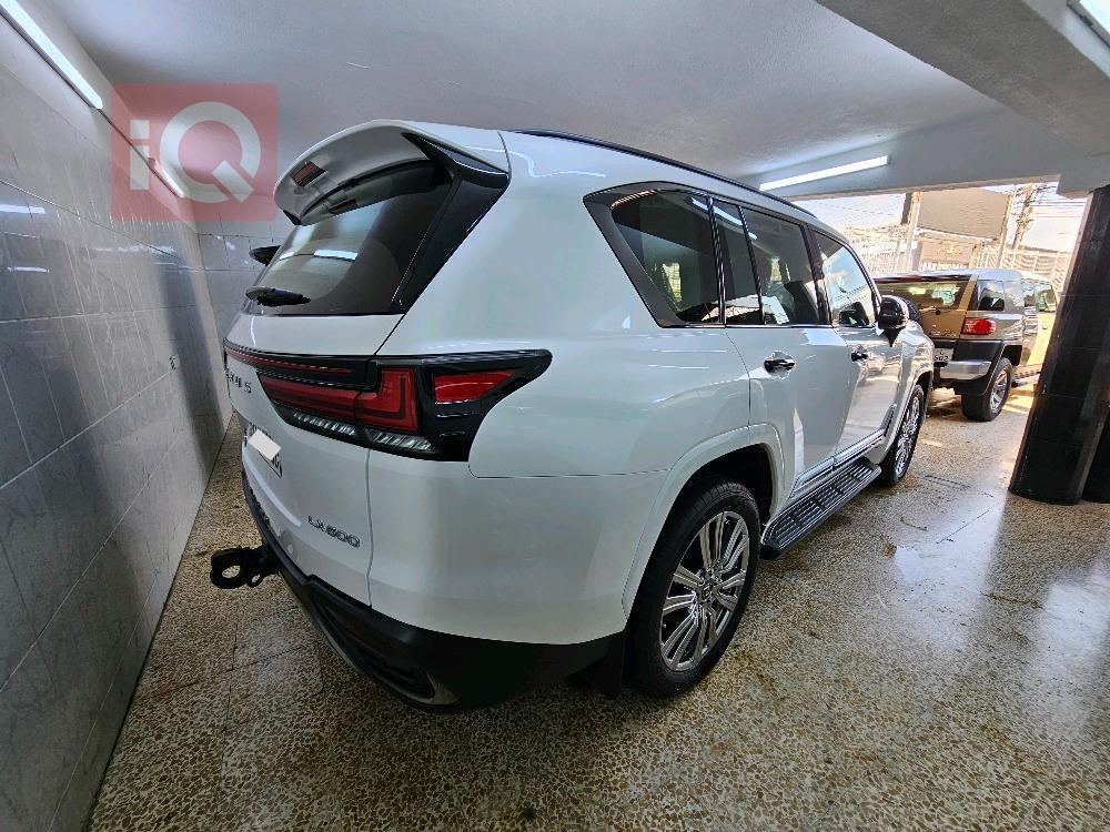 Lexus LX